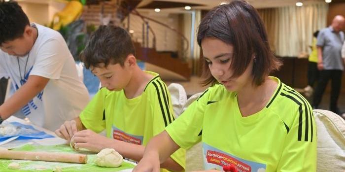  俄罗斯青少年长春研学 体验中国文化魅力
