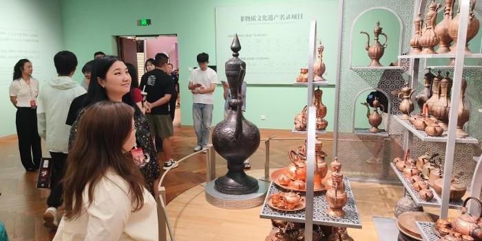  海外学者沉浸式领略新疆非遗魅力