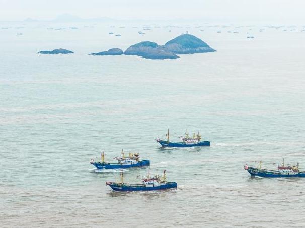  浙江温岭：千帆竞发赴渔场
