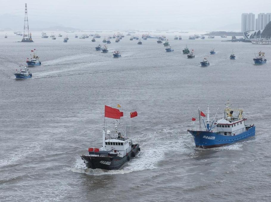  浙江舟山：东海开渔 千帆出海