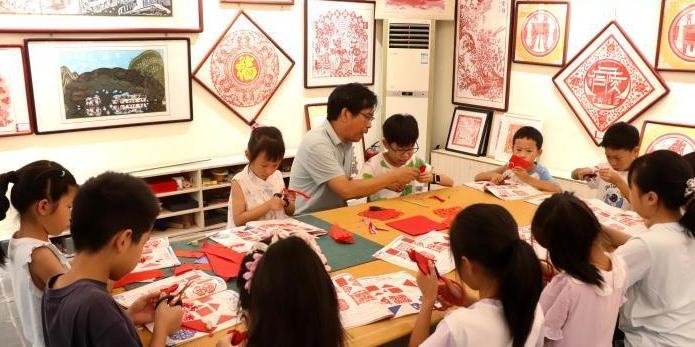  江西新干：匠心巧手“剪”出千年传承新韵