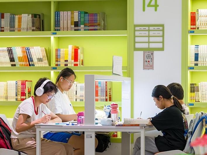  陕西西安：图书馆里觅书香
