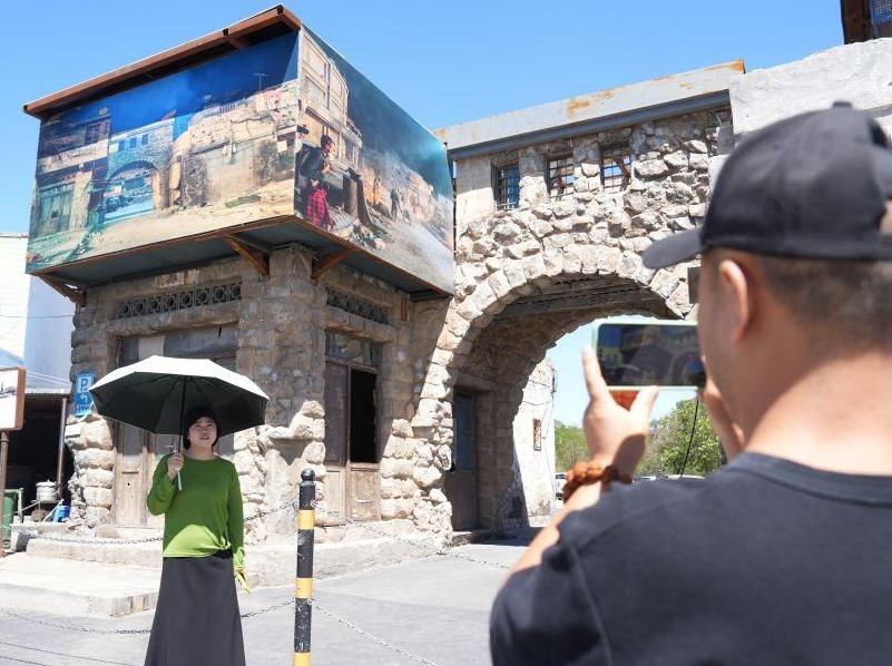  文旅新探 | 打卡“龙餐馆” 读懂一座西北矿区的光影新生