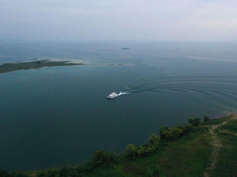 河南丹江口水库:碧水引游人