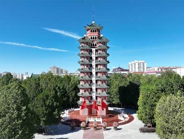 行进的旗帜丨会师楼下,有一场跨越九十年的应答
